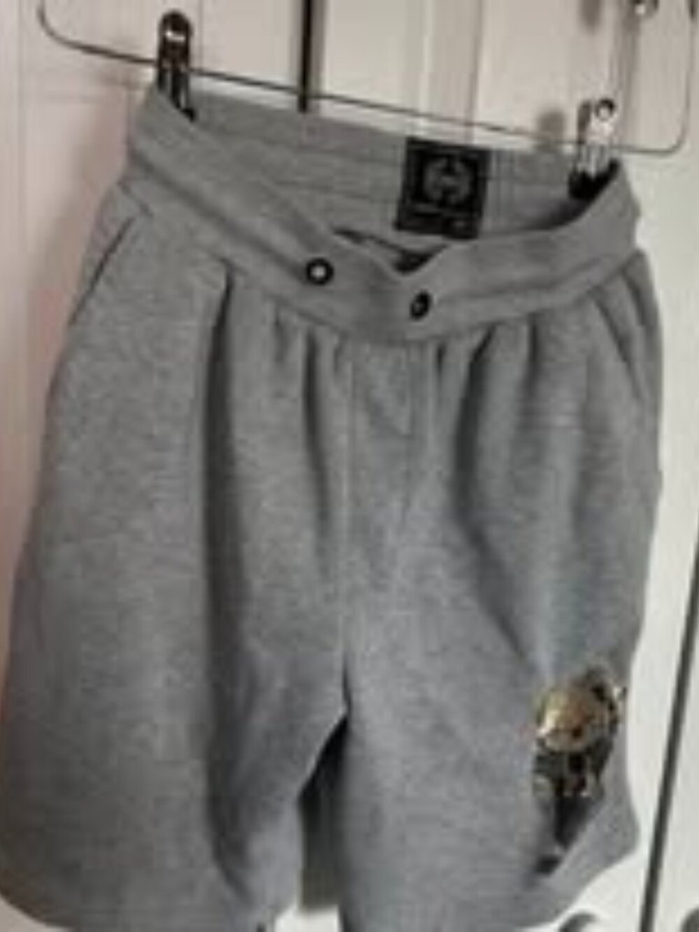 CR24 grey sweatshorts LEGEND decal on leg-two hip & 1 back pocket -w/tags